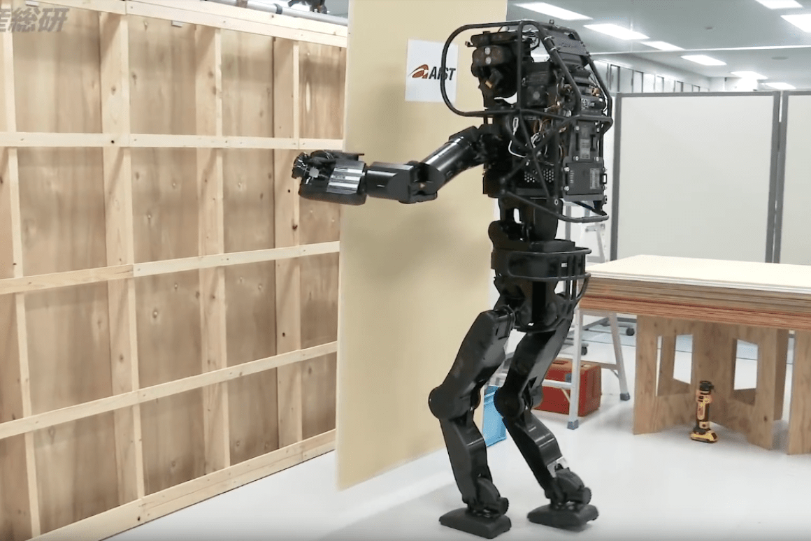 Robotar tar övar bygget