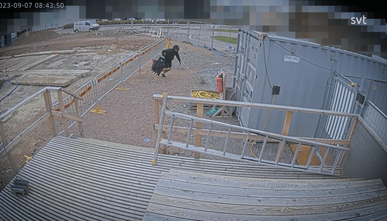 Du visar för närvarande Se fräcka stölden av en totalstation vid bygge i Göteborg – mitt under morgonrasten: ”Som ett smörgåsbord”